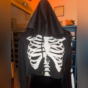 Kolly size small skeleton Halloween black and white cropped hoodie NWOT